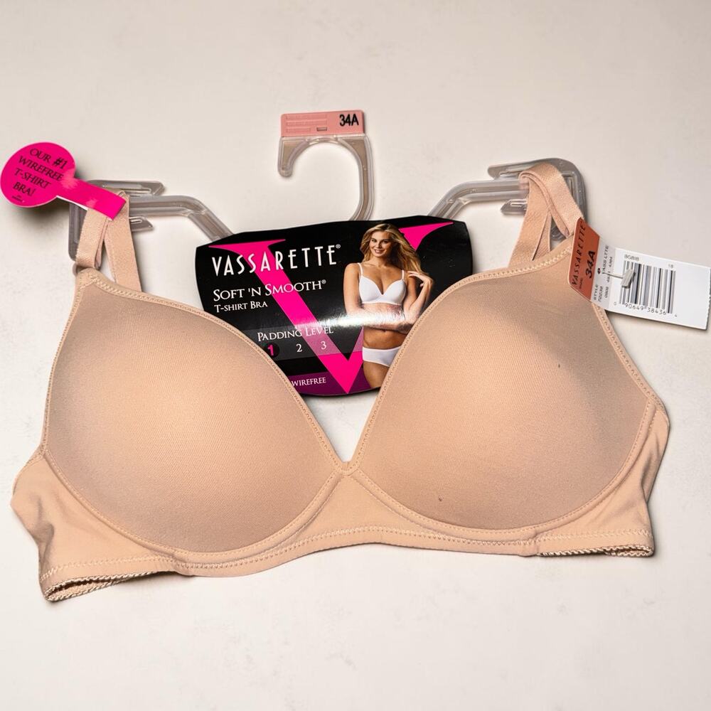 Vassarette Soft 'N Smooth Wire-Free Bra
White 34A New With Tags Beige Nude